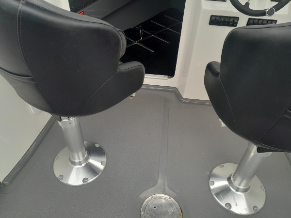 25.4.7 Edencraft 565, Seats
